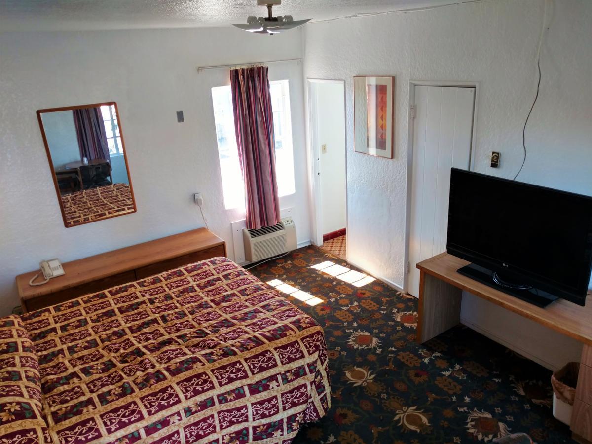 Highland Tower Motel Tucson Exterior photo